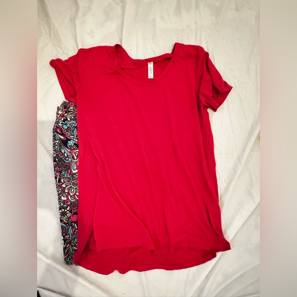 Lularoe patterned leggings and pink shirt set